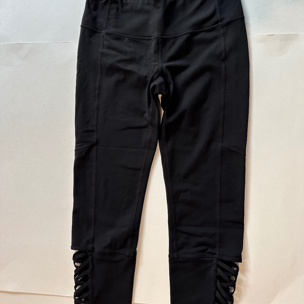 Athleta Mind Over Mat Capri Yoga Pants Leggings - Size S.‎